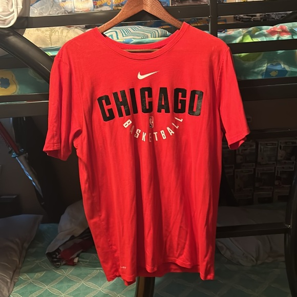 Bundle of 2 - Nike Basketball Trainer shirts - Picture 4 of 5